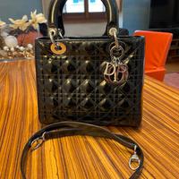 Borsa Lady Dior media