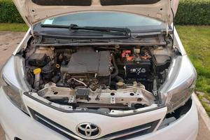 Toyota yaris 1.0 benzina km 90000 -del 2014