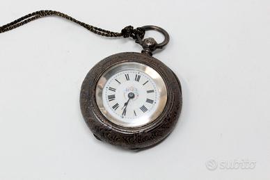 Piccolo orologio antico in argento da signora