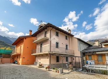CASA SEMINDIPENDENTE A GRESSAN