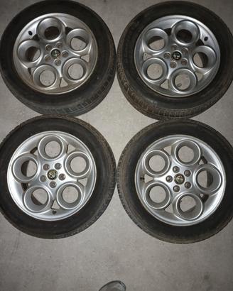 Cerchi in lega da 16 per Alfa 156 147 GT