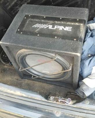 Subwoofer da 30 cm Macrom e Alpine