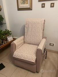 Poltrona reclinabile e alzapersona elettrica