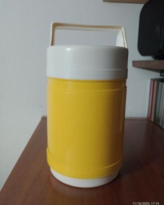 Thermos per cibi e bevande vintage 