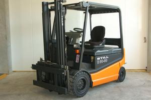 CARRELLO ELEVATORE STILL R60-30