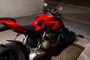 ducati street fighter v4 