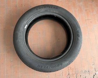 4 pneumatici GOODYEAR 215/55 r18  99v