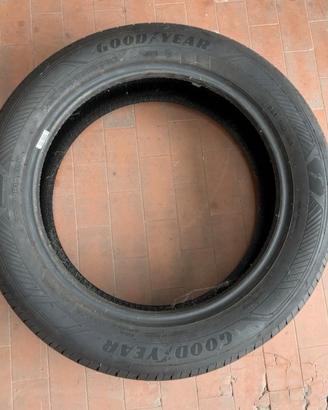4 pneumatici GOODYEAR 215/55 r18  99v