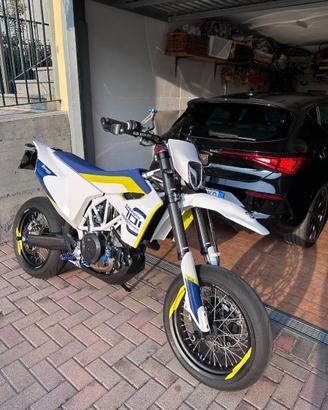 Husqvarna 701 Supermoto