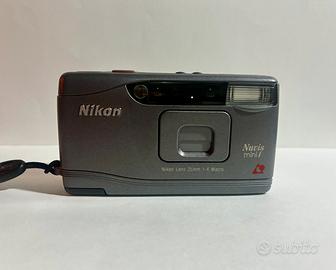 Nikon Nuvis mini i fotocamera compatta vintage
