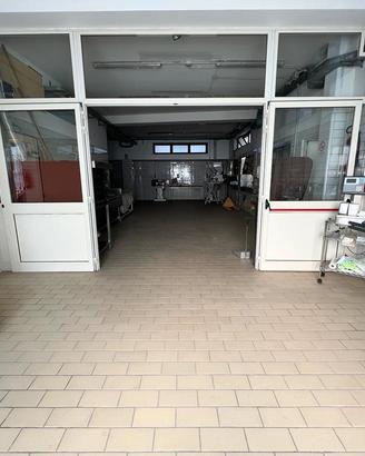 Locale commerciale 350 mq