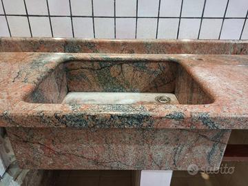 Lavandino con piano in marmo