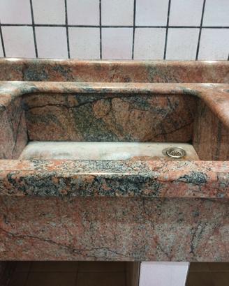 Lavandino con piano in marmo