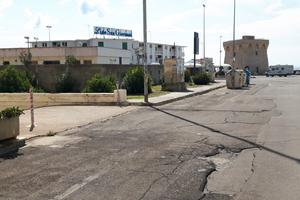 Box/garage 42 mq a 20 metri dal mare Gallipoli