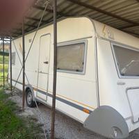 Caravan/roulotte knaus