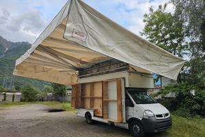 Autonegozio Maccarinelli con Tenda Restringibile 