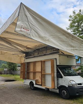 Autonegozio Maccarinelli con Tenda Restringibile 