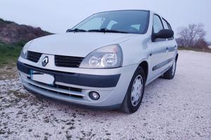 Renault Clio 2004