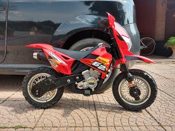 Moto elettrica per bambini Force Z 6V con rotelle