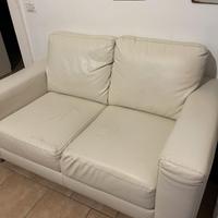 Divano in pelle bianco