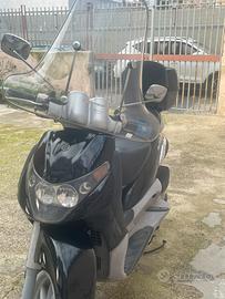 Beverly 200 anno 2003 non marciante