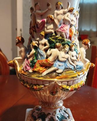 vaso in porcellana Capodimonte con coperchio 