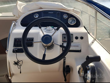 Semicabinato barca a motore