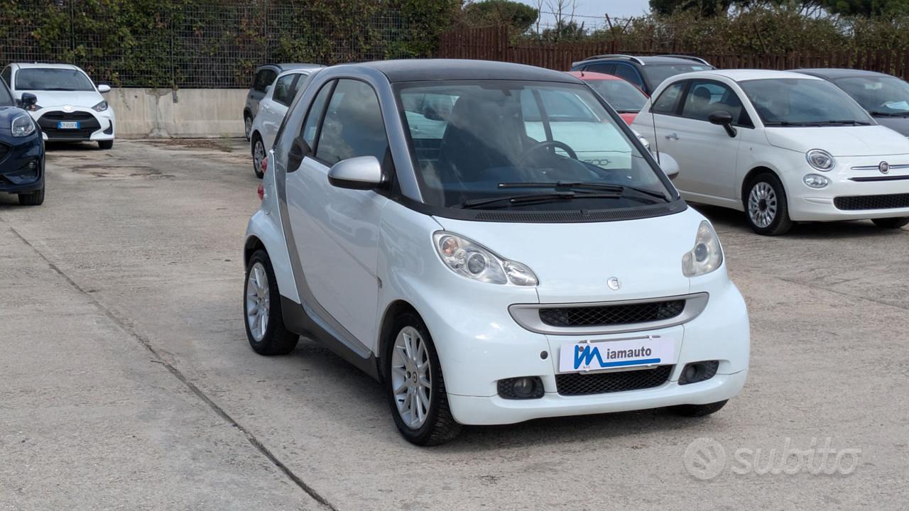 Smart Fortwo 2011 photo 2