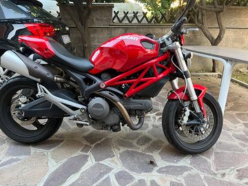 Ducati Monster 696+ - 2012