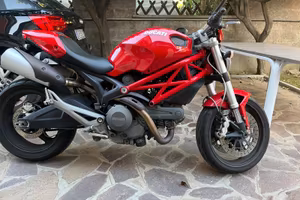 Ducati Monster 696+ - 2012