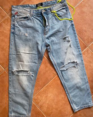 Jeans Alcott strappati con catena TG 48