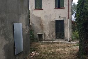 Fabbricati rurali su lotto di terreno agricolo