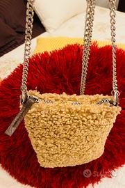 Tracolla nuova di pelliccia