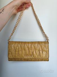 wallet on chain senape Miu Miu 