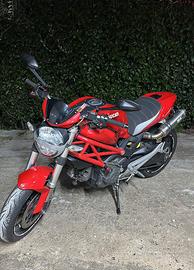 Ducati monster 696