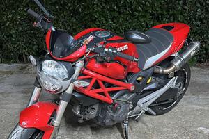 Ducati monster 696