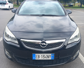 Opel Astra J 2010