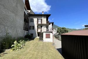 CASA SEMINDIPENDENTE A CHIURO