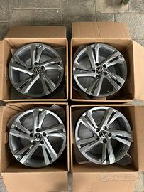 Cerchi in lega Valencia R-Line da 17 VW Golf 8