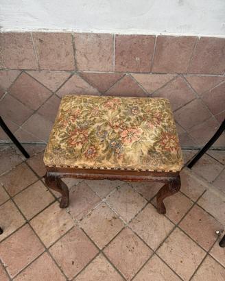 Sgabello poggiapiedi vintage in legno e tessuto