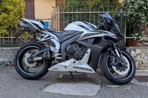 CBR 600rr -2010