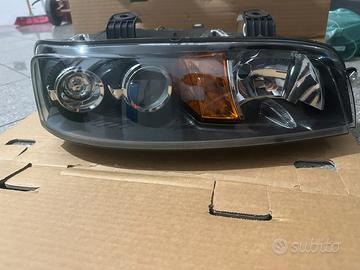 Faro anteriore destro Valeo Fiat Punto 188