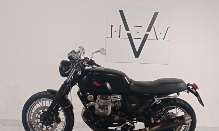 Moto Guzzi V7 - 2015