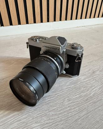 Fotocamera Nikkormat + 135mm f2.8