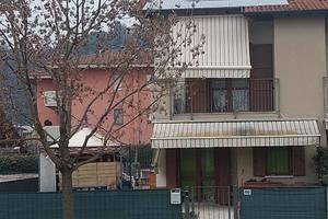 Villetta a schiera di testa