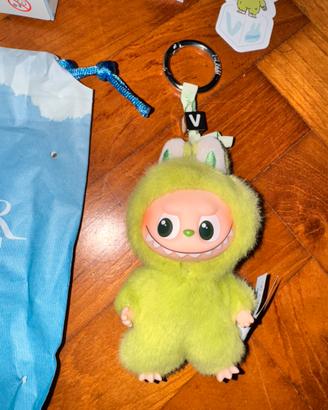 POP MART Labubu Pin for Love V “Victory” ORIGINALE