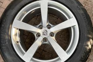 GOMME PORSCHE MACAN NUOVE COMPLETE DI CERCHI.