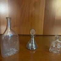 Lotto di tre soorammobili in vetri soffiato