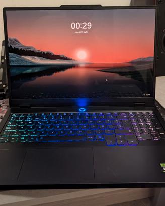 lenovo Legion Pro 5i 16"  Intel Core Ultra 9 275HX