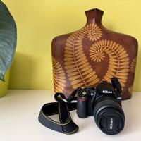 Nikon D3100 + obiettivo 18-55mm -